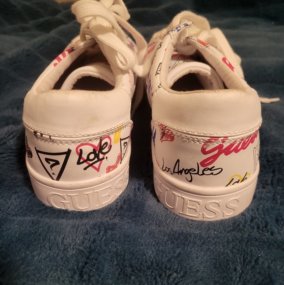 Brand new guess shoes - Picture 4 of 4